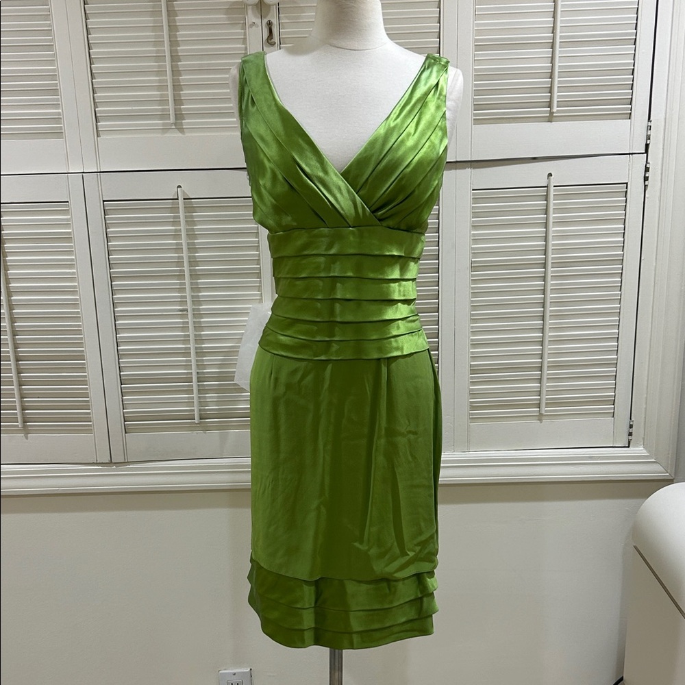 Chetta B Elegant Green Sleeveless Dress